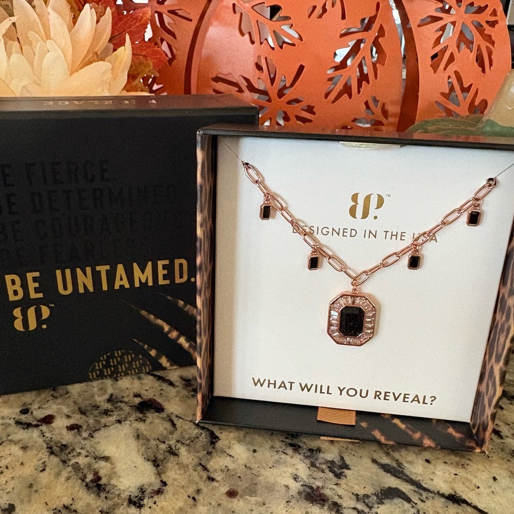 Bomb Party Untamed Necklace Pulse Between Strikes
